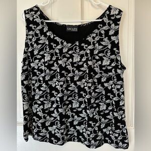 XSCAPE BY LAWRENCE KURTZ LADIES BLACK AND SILVER COLOR SHELL SIZE 2X‎